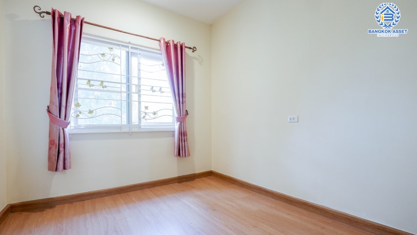 *****ทาวน์เฮ้าส์มือสองย่านสมุทรสาคร ม.โกลเด้นทาวน์ พระราม2 หลังมุม! เนื้อที่กว้างขวางถึงเกือบ 22 ตร.ว. ฟังก์ชันจัดเต็มอย่างกับบ้านเดี่ยว 4 ห้องนอน 3 ห้องน้ำ 2 ที่จอดรถ แถมฟรี! 2 เครื่องปรับอากาศ, 1 เครื่องทำน้ำอุ่น, 1 เครื่องดูดควัน เชื่อมต่อถ.พระราม 2 ใกล้บิ๊กซี, เซ็นทรัลพระราม 2 และทางด่วน "พระราม 2"